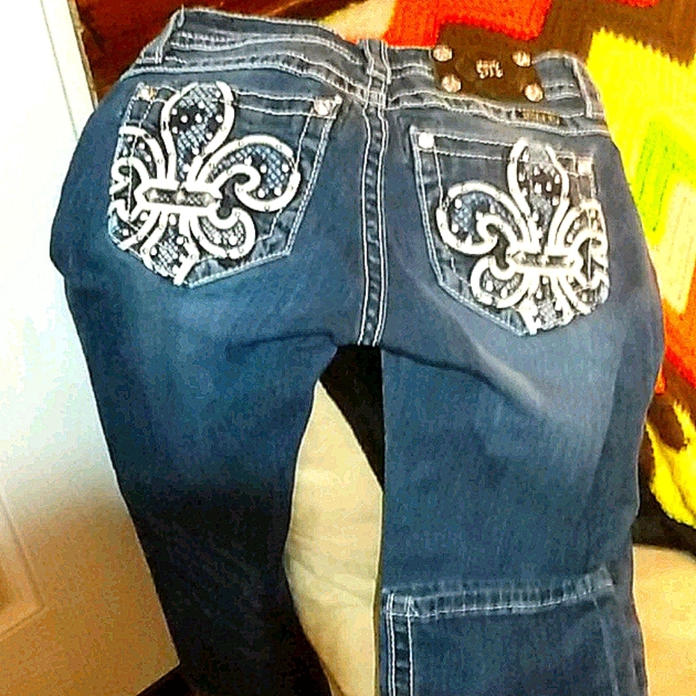 Miss me signature cuff capri